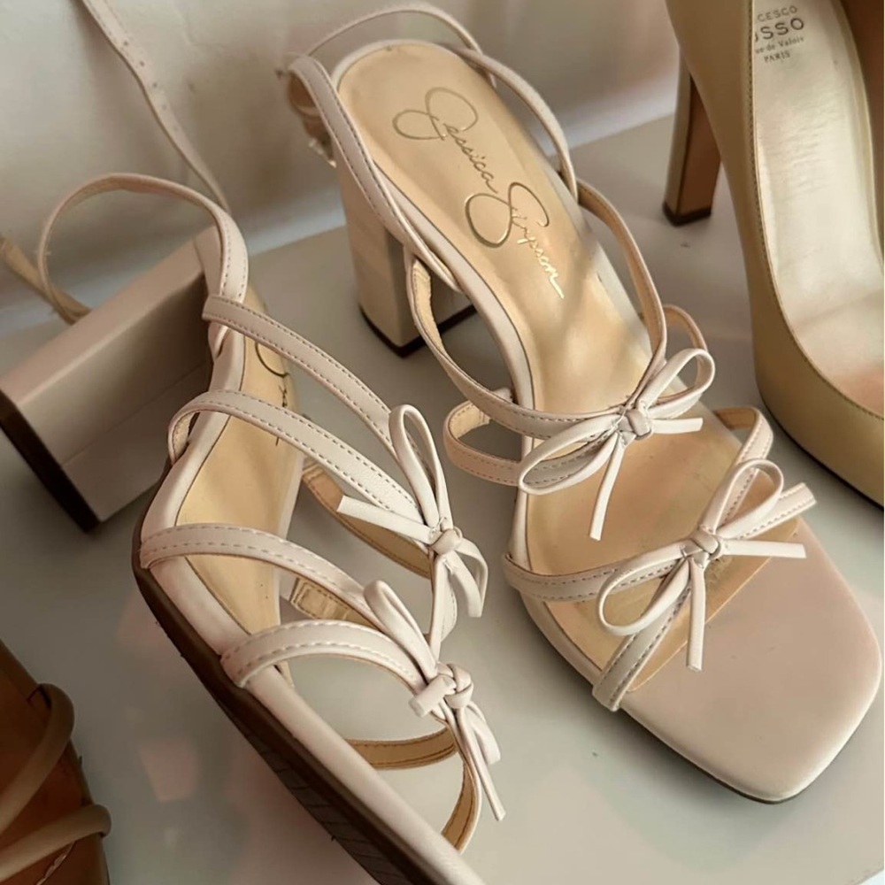 Jessica Simpson Ivory Bow Heels